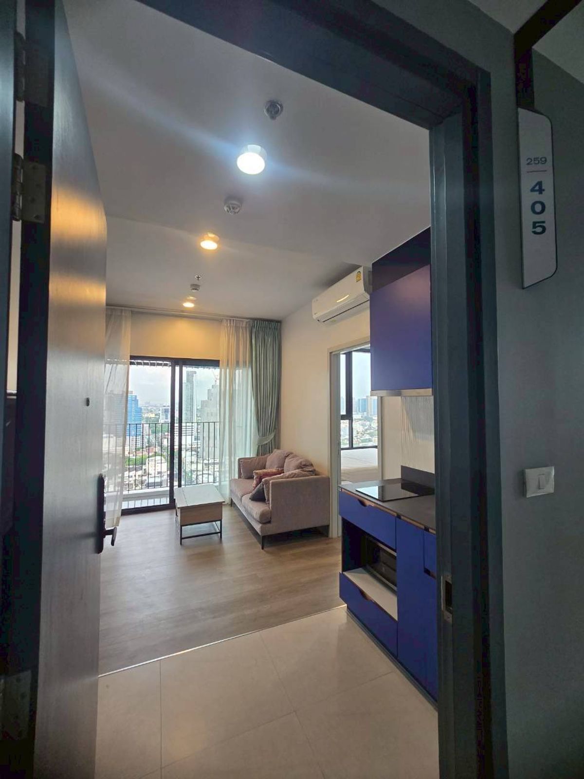 ให้เช่า : XT Ekkamai​  พร้อมเข้าอยู่ ชั้น: 25 (ห้องมุม - Corner Unit)  ไฮไลต์พิเศษ: อยู่ติดสวน Pocket Garden ของชั้น ได้ความร่มรื่นและเป็นส่วนตัวสูงมาก – รูปที่ 2