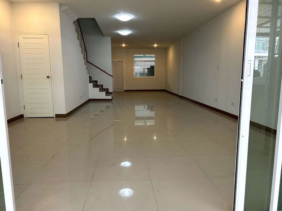 🏡 ขาย/เช่า บ้านทาวน์โฮม 3 ชั้น ทำเลทอง! ใกล้ รร.บดินทรเดชา เพียง 950 เมตร – รูปที่ 4