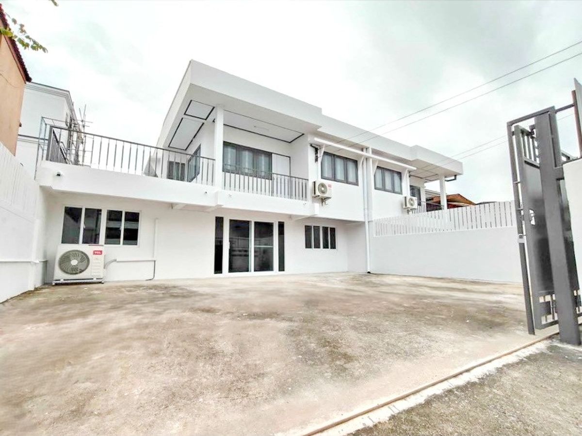 H0743♛ 3 bedroom townhouse for rent ⚝ Lat Phrao-Chokchai 4♜MRT-∞099-5919653,065-9423251▚Line@surreside