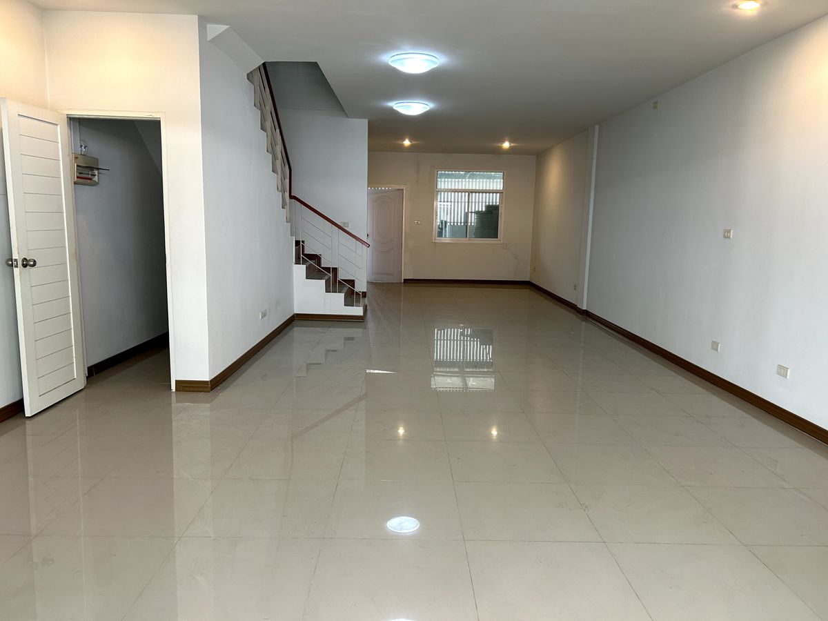 🏡 ขาย/เช่า บ้านทาวน์โฮม 3 ชั้น ทำเลทอง! ใกล้ รร.บดินทรเดชา เพียง 950 เมตร – รูปที่ 3