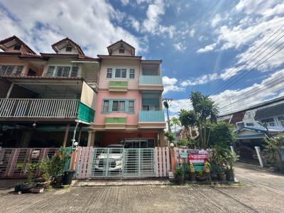 For Sale Townhouse/Townhome  , Baan Natthamon Punnawithi 45 , corner unit , wide frontage , Bang Chak , Phra Khanong , Bangkok , CX-131989
