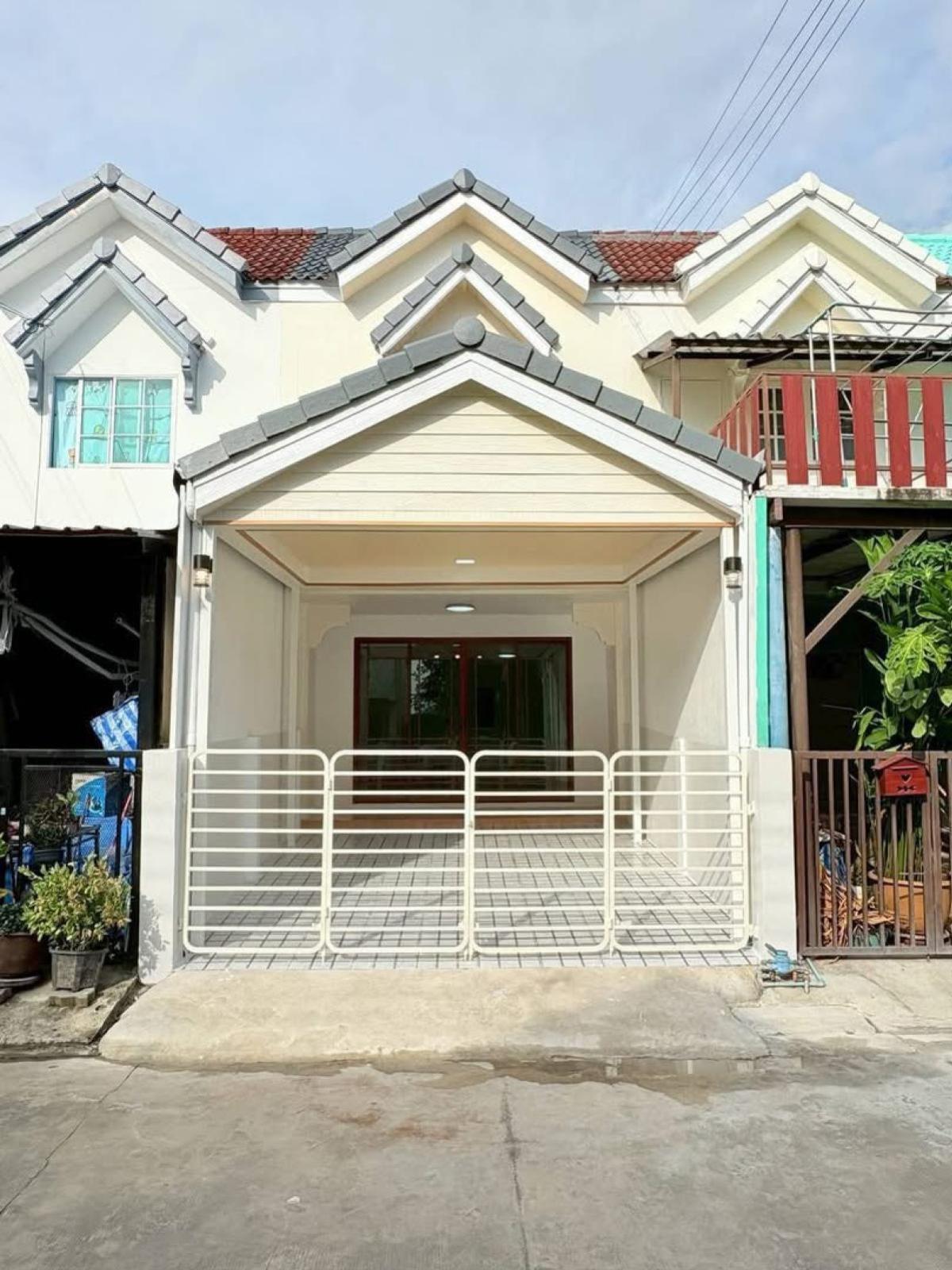 ขายทาวน์เฮ้าส์/ทาวน์โฮม บ้านพร้อมจิตร รีโนเวทใหม่ บางใหญ่ บางใหญ่ นนทบุรี CX-132121 ขายทาวน์เฮ้าส์/ทาวน์โฮม บ้านพร้อมจิตร รีโนเวทใหม่ บางใหญ่ บางใหญ่ นนทบุรี CX-132121