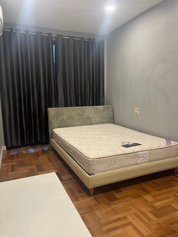 ให้เช่าทาวน์โฮม2ชั้น รีโนเวทใหม่ทั้งหลัง ถนนรัชดา หลังสถานทูตจีน แอร์เฟอร์นิเจอร์บางส่วน มี3ห้องนอน2ห้องน้ำ ราคาเช่าเดือนละ39,000บาท – รูปที่ 3