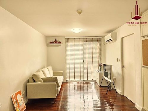 ✨ For Rent: 49 Plus Condo ✨  💰 Only 35,000 THB/month