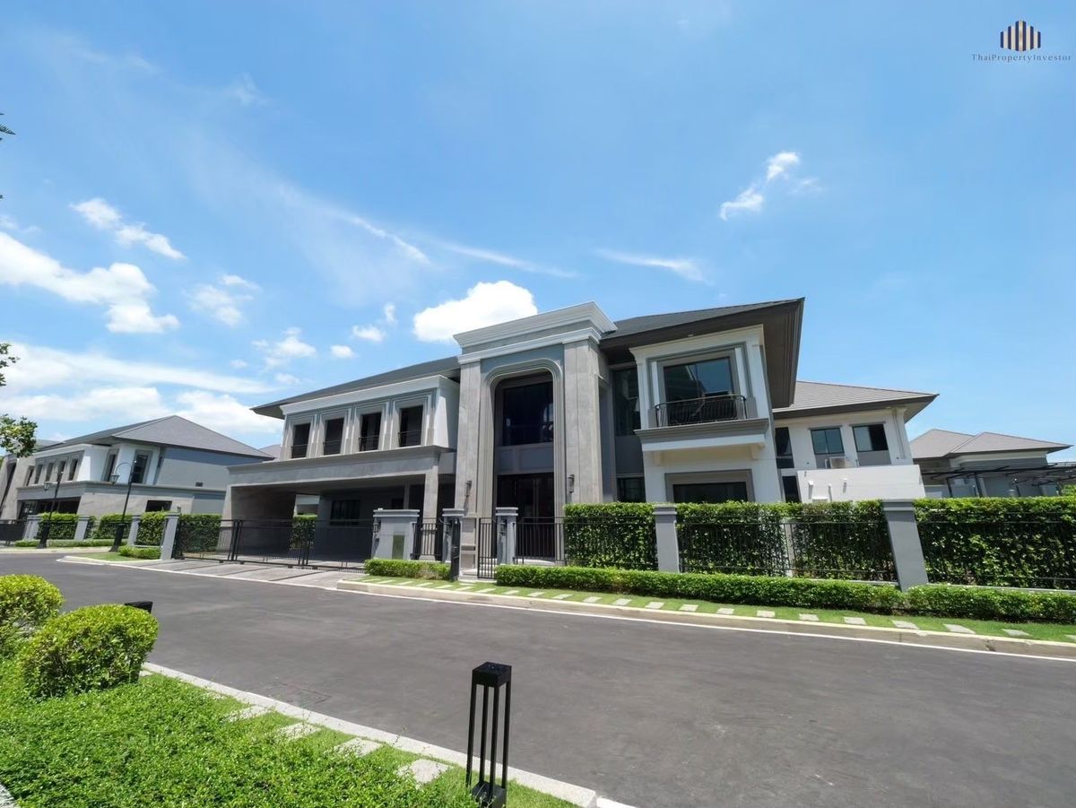 Luxury house on half-rai land in Ramintra Kaset Nawamin area with large space and potential to build another house within the same plot Luxury house on half-rai land in Ramintra Kaset Nawamin area with large space and potential to build another house within the same plot