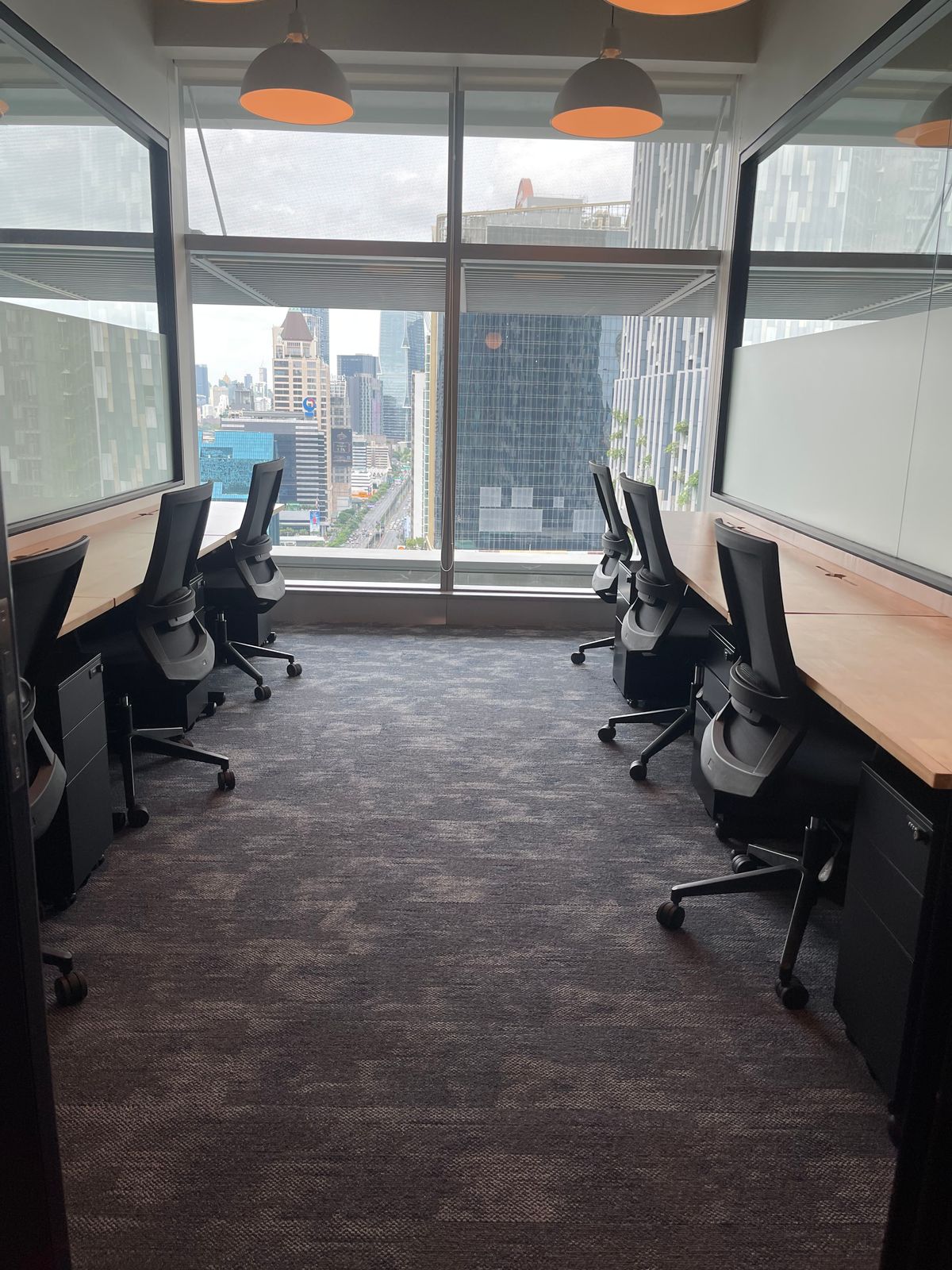 Serviced Office For Rent Office for rent, walking distance to BTS CHONNGNONSI. Serviced Office For Rent Office for rent, walking distance to BTS CHONNGNONSI.