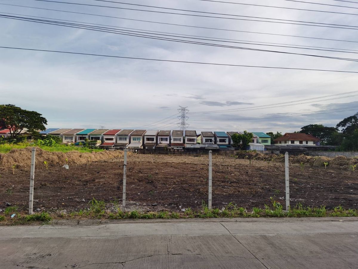2 rai of land for sale, Phuttha 2, Soi Wat Boonyapradit, can enter 3 ways, 40 meters wide 2 rai of land for sale, Phuttha 2, Soi Wat Boonyapradit, can enter 3 ways, 40 meters wide