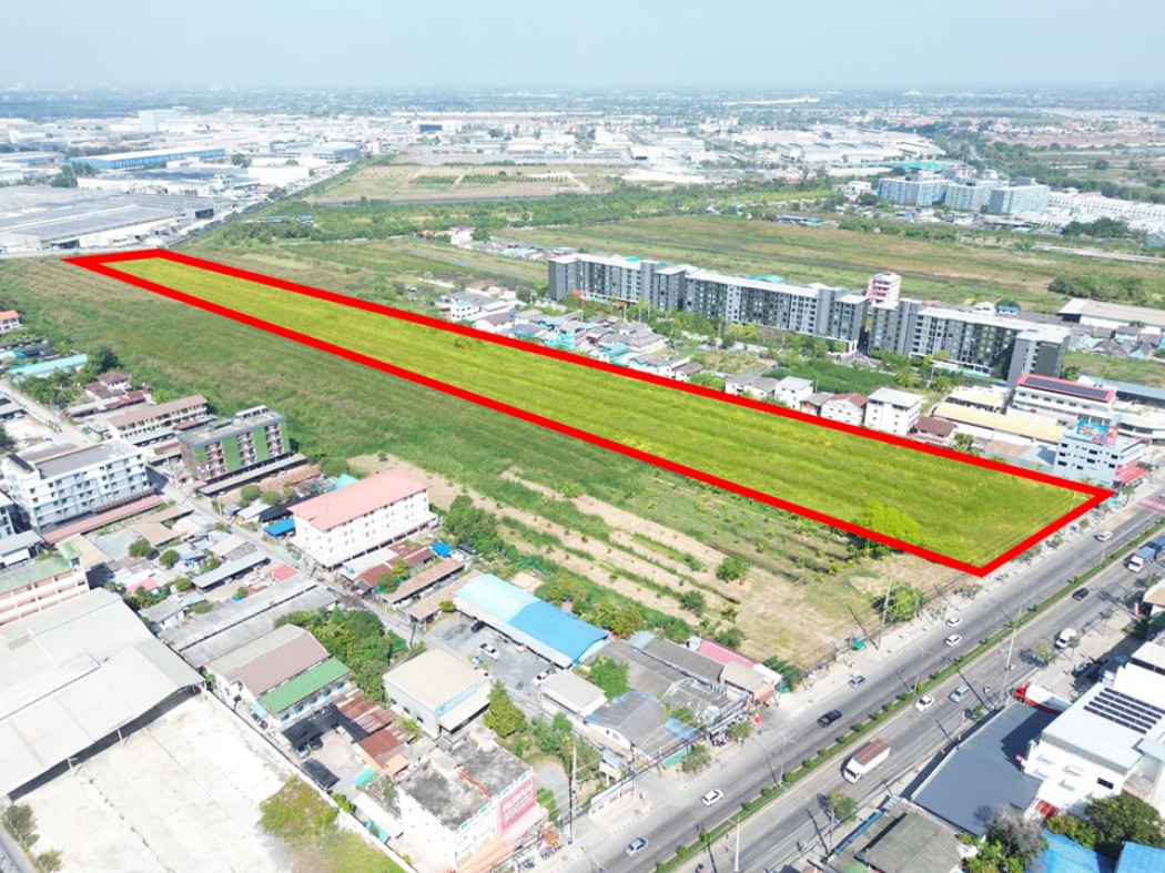 Land for sale on Chalongkrung Road, 24 rai, 3 ngan, 64 sq w, suitable for business. CC Land for sale on Chalongkrung Road, 24 rai, 3 ngan, 64 sq w, suitable for business. CC
