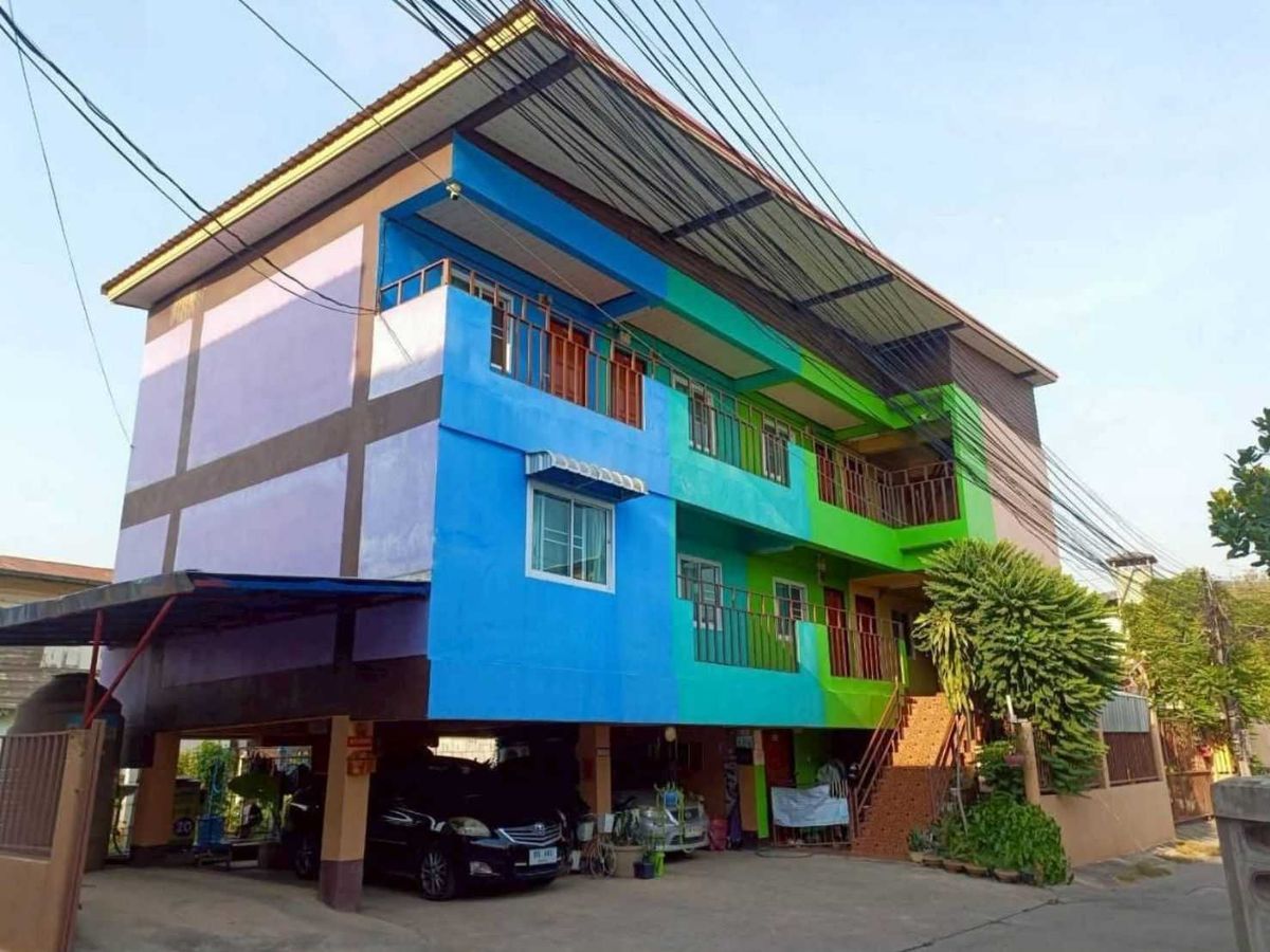 Dormitory for Sale in the Heart of Phitsanulok, 33 Bedrooms, near Educational Institutions 