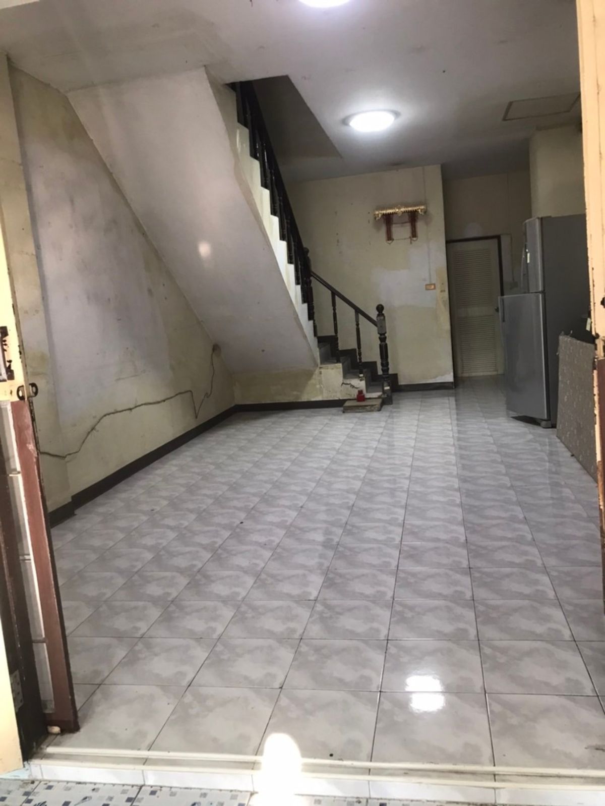 🏡✨ ขายทาวน์เฮ้าส์ 3 ชั้น 18 ตร.วา สภาพดี พร้อมเข้าอยู่  ใกล้ MRT บางแค  ใกล้เดอะมอลล์บางแค – รูปที่ 2