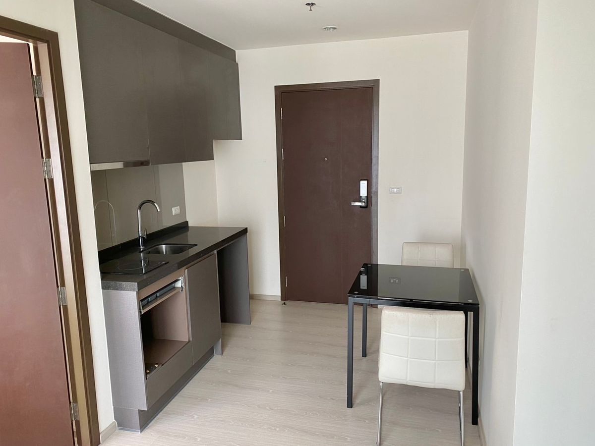 For Sell Condo Rhythm Asoke Area 31 SQM 1br Price 3.9MB Furnished