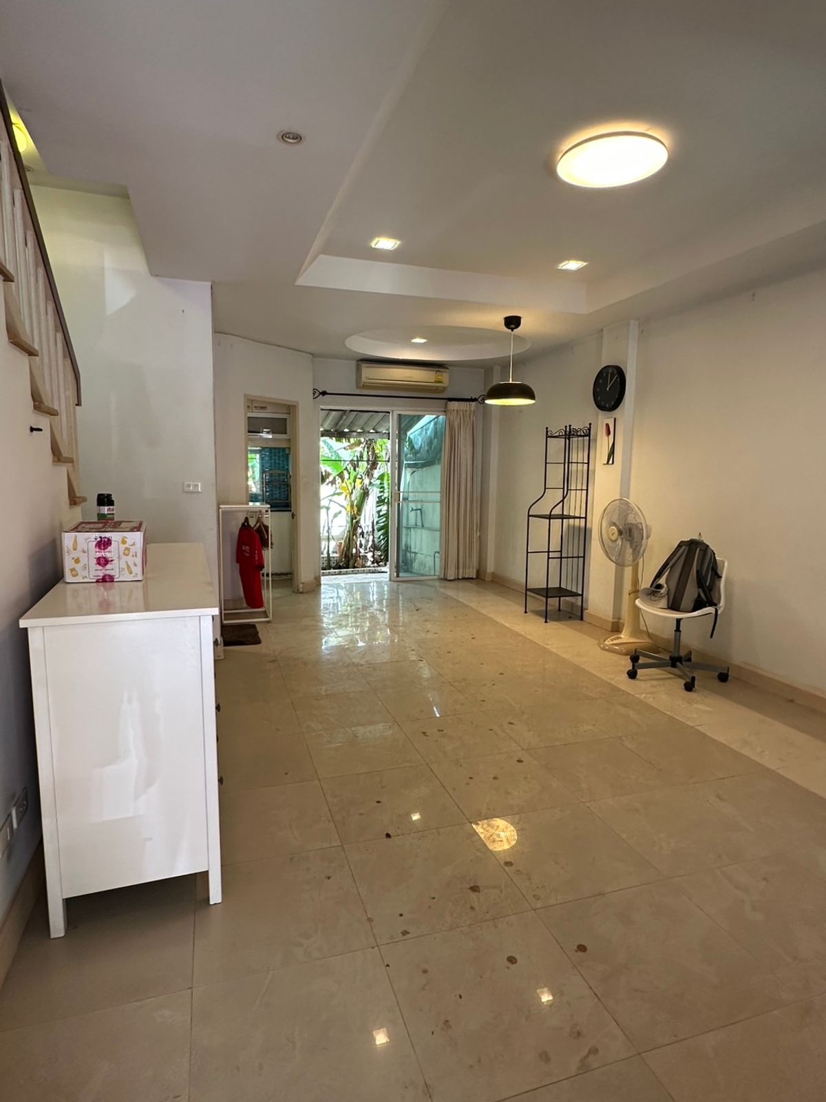 Townhouse for sale, Town Plus, Suvarnabhumi, 3 floors, 3 bedrooms, 3 water, open, wide open, beautiful view The front of the house is open. The wind is cool. Townhouse for sale, Town Plus, Suvarnabhumi, 3 floors, 3 bedrooms, 3 water, open, wide open, beautiful view The front of the house is open. The wind is cool.