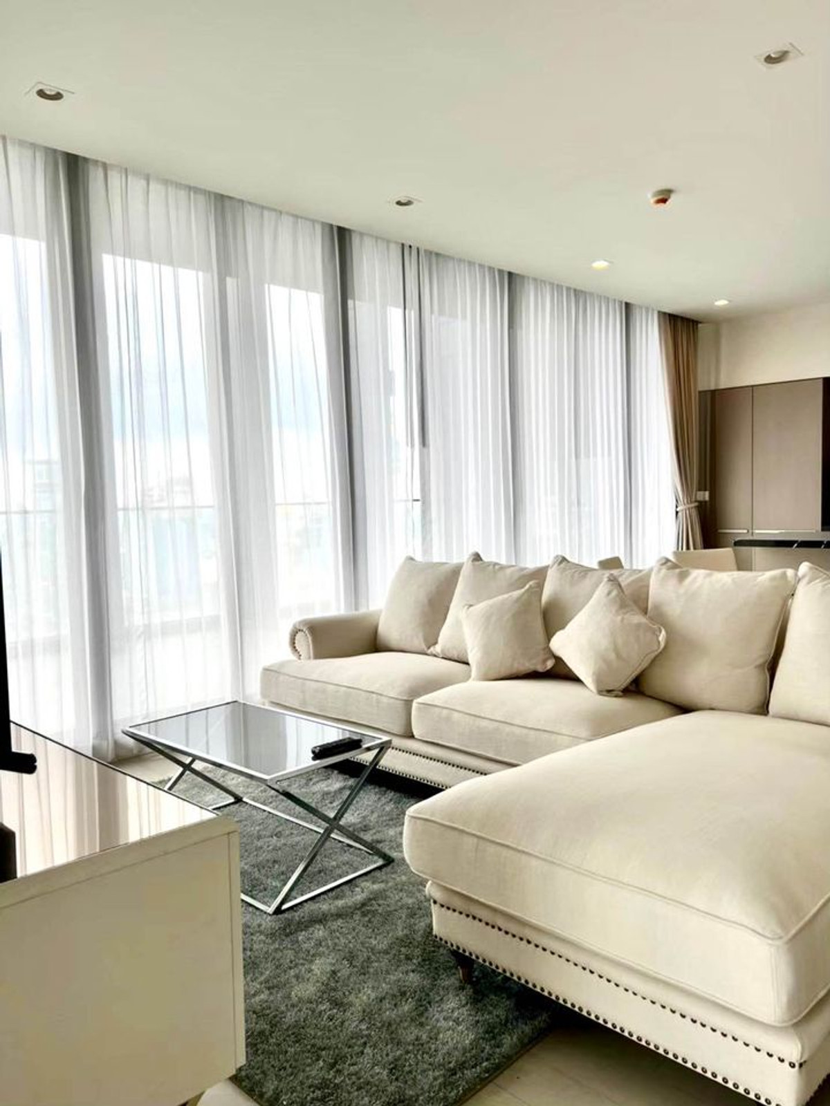 ++++Urgent rent+++ Beautiful room Noble Ploenchit ** 3 bedrooms, size 208.68 sq m, fully furnished, ready to move in. ++++Urgent rent+++ Beautiful room Noble Ploenchit ** 3 bedrooms, size 208.68 sq m, fully furnished, ready to move in.
