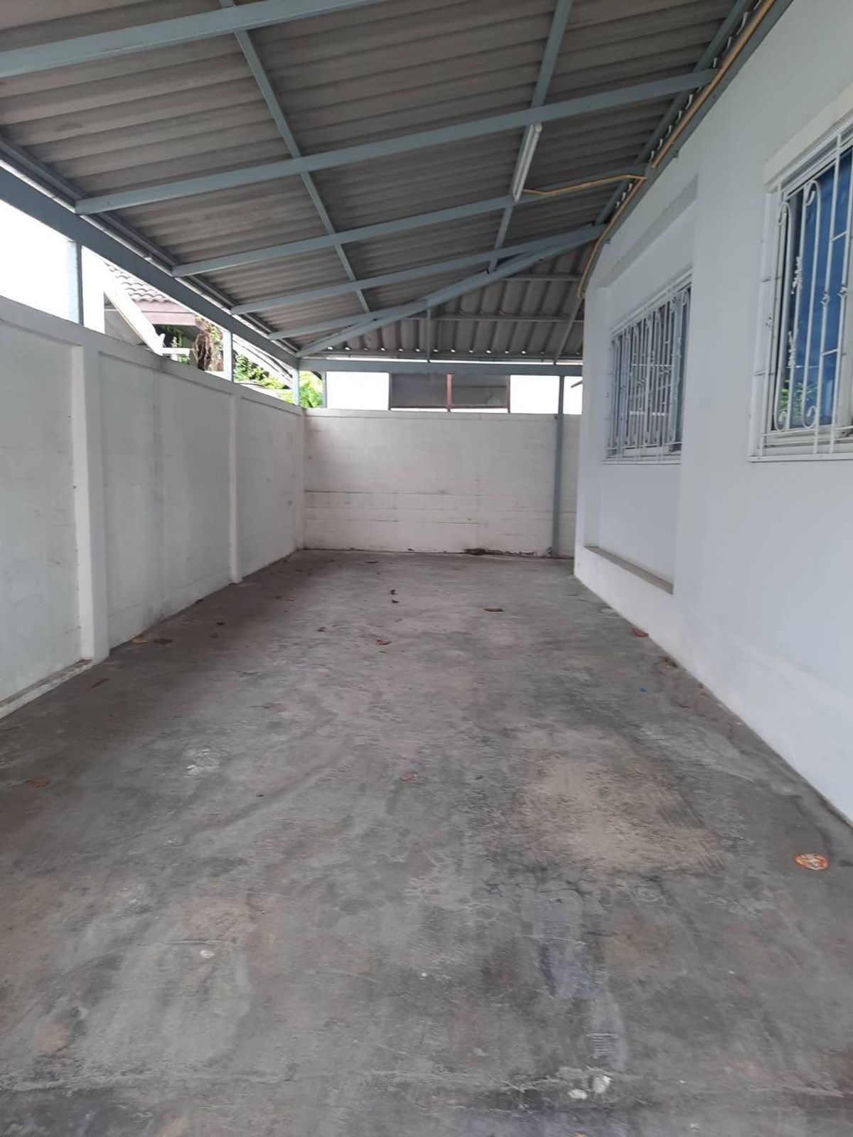 ให้เช่าบ้านเดี่ยว2ชั้น ถนนสุขุมวิท49 แอร์4เครื่องเฟอร์นิเจอร์ครบ มี3ห้องนอน2ห้องน้ำ ราคาเช่าเดือนละ33,000บาท – รูปที่ 2