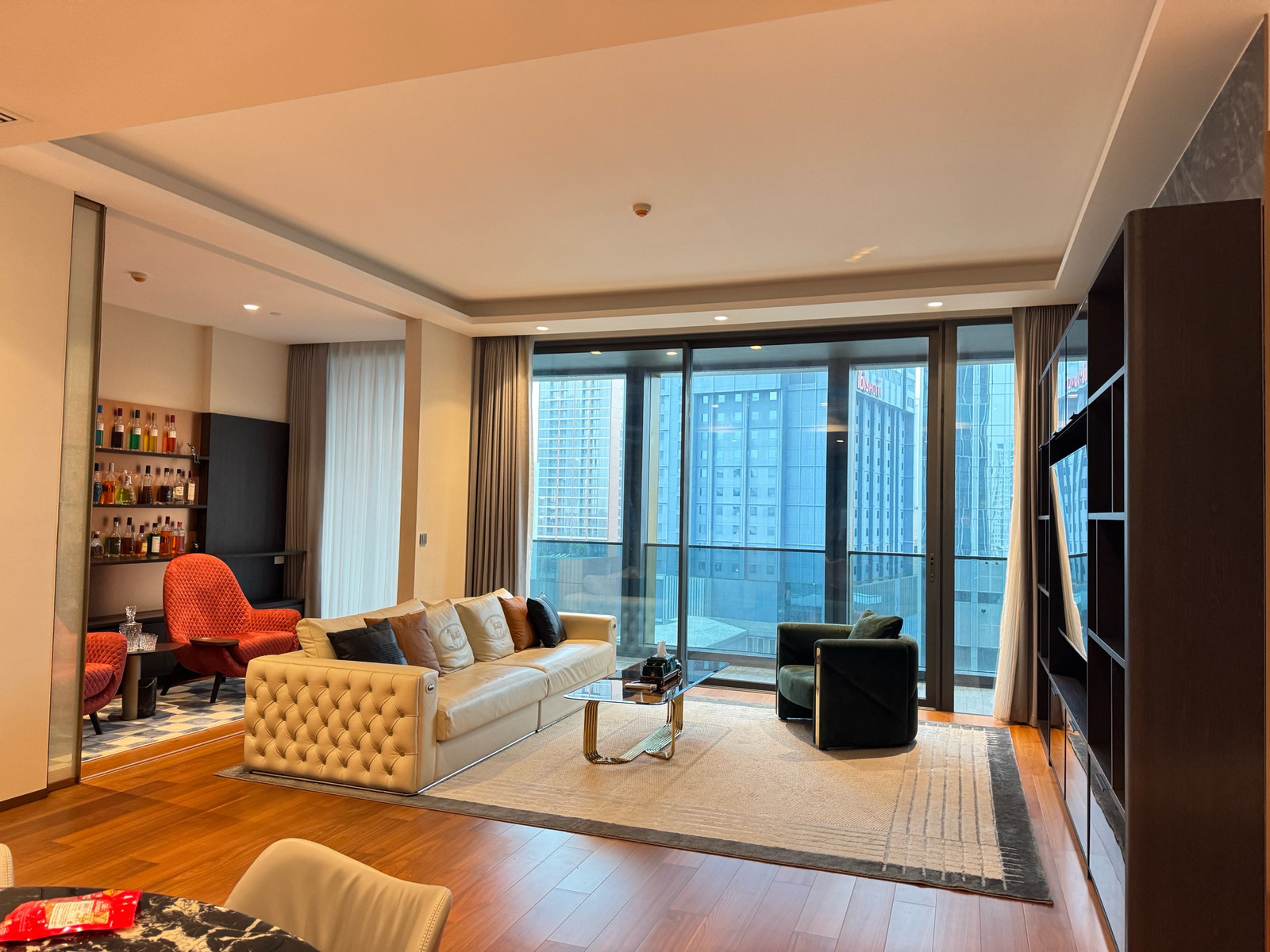 คอนโด 2BR 2BR 144 ตารางเมตร - Sukhumvit 26, 3 นาทีเดินไปที่ Emporium &amp; amp; BTS Phrom Phong