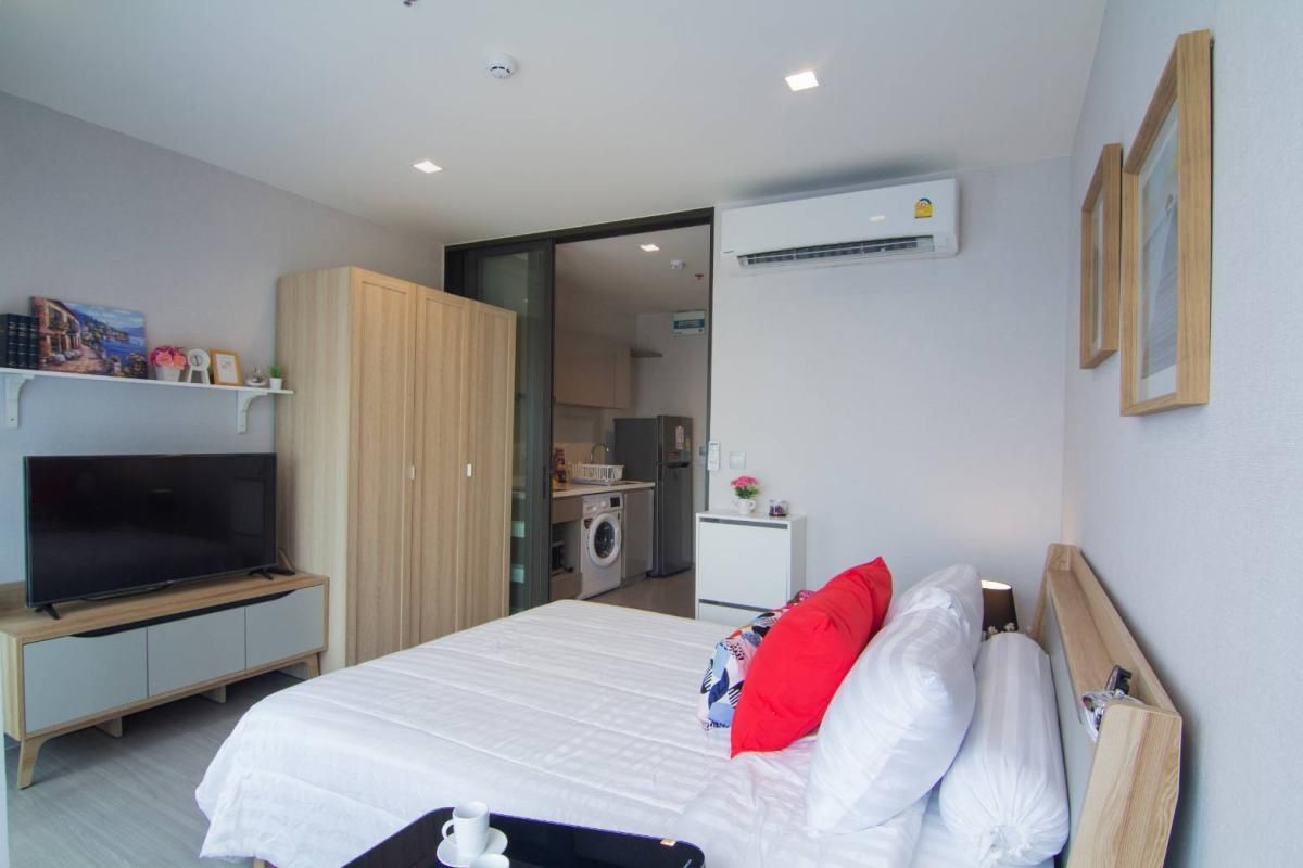 Condo for Sale: Life Sukhumvit 62 Condo for Sale: Life Sukhumvit 62