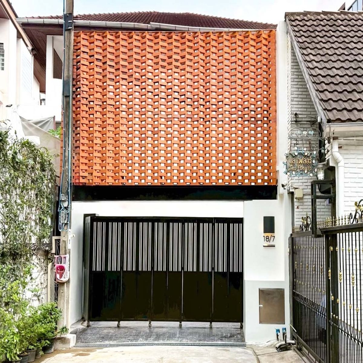 4 -story house for rent, beautiful design, outstanding in the heart of Sukhumvit 49 | Walking to BTS Thonglor | suitable for business and living – รูปที่ 2