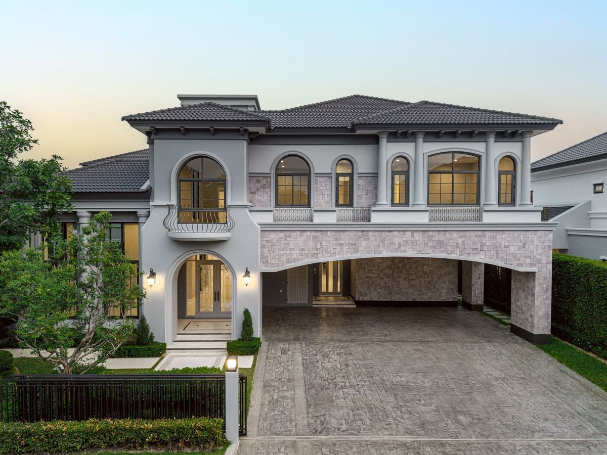 Later, the Spanish style mansion The land is more than 170 square wah. The total value is worth it. Full all functions !! Later, the Spanish style mansion The land is more than 170 square wah. The total value is worth it. Full all functions !!
