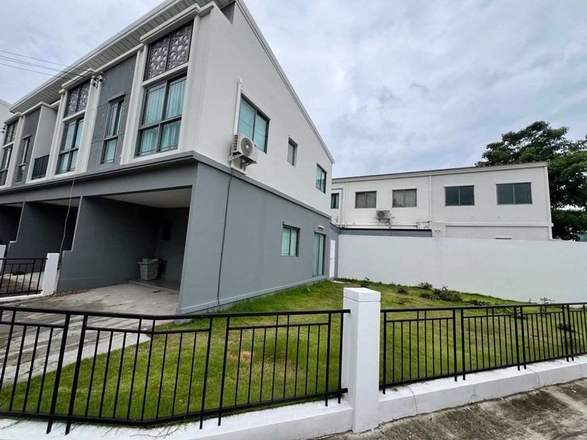 Urgent rent 🔥🔥🔥 Townhome The Metro Chaengwattana The Metro Chaengwattana, Usable area 112 sqm, 2 -story townhome, 3 bedrooms, 2 bathrooms.