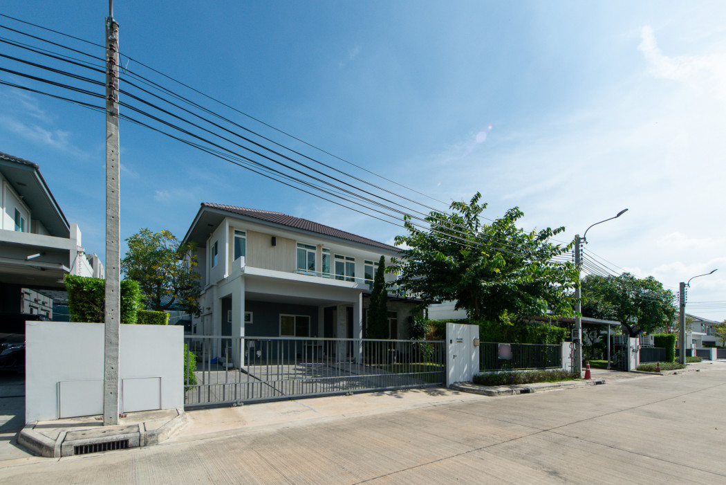 ขายบ้านเดี่ยวหรู แถมเฟอร์พร้อมอยู่ มัณฑนา ราชพฤกษ์-นครอินทร์ ใกล้ถนน บางกรวย - ไทรน้อย ขนาด 78 ตรว