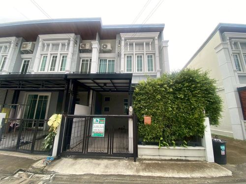 2 -story townhouse for sale behind the corner of the Golden Town Village Ngamwongwan-Khae Rai Beautiful house, good location ready