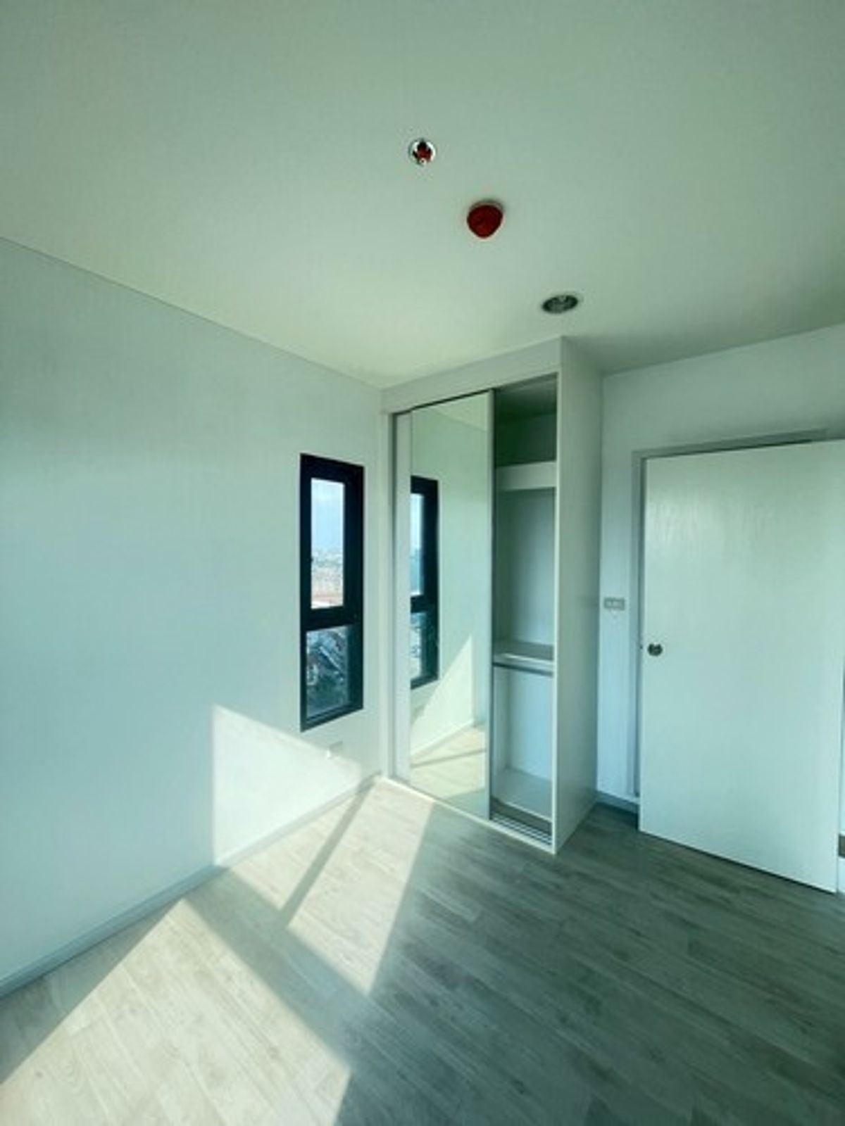 sb133 ขาย คอนโด พลัม เซ็นทรัลสเตชั่น plum condo central station ติดเซ็นทรัลเวสเกต เฟส2 LINE : @differthailand – รูปที่ 4