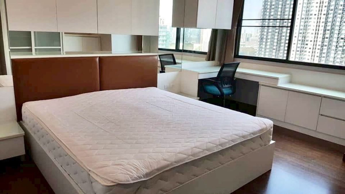 ห้องใหญ่ที่หลายคนชอบ 📍 Supalai Premier@Asoke ☄️ 2 ห้องนอน ย่านอโศก ขนาด 78 ตร. เพียง 8.85 ลบ. เท่านั้น ☄️ ใกล้ MRT เพชรบุรีแค่ 300 เมตร พร้อมเฟอร์ฯครบ ติดต่อ 📞081-152-6154 • คุ้มค่ามากค่ะ ทำเลนี้ ราคานี้ ห้องใหญ่ที่หลายคนชอบ 📍 Supalai Premier@Asoke ☄️ 2 ห้องนอน ย่านอโศก ขนาด 78 ตร. เพียง 8.85 ลบ. เท่านั้น ☄️ ใกล้ MRT เพชรบุรีแค่ 300 เมตร พร้อมเฟอร์ฯครบ ติดต่อ 📞081-152-6154 • คุ้มค่ามากค่ะ ทำเลนี้ ราคานี้