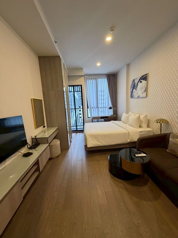 ★ Park Origin Phayathai ★ 24 sq m., 8 floor (studio), ★ near BTS Phayathai, connected to Airport link Phayathai ★ near both medical facilities★ Many amenities★ Complete electrical appliances
