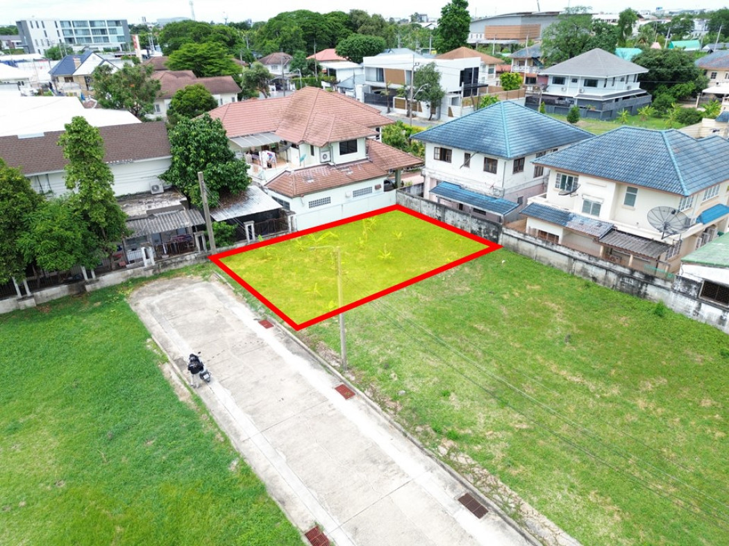 ขาย ที่ดิน หมู่บ้านมณีรินทร์ 56 ตรว ใกล้ถ.รัตนา​ธิเบศร์แค่ 2.2 กม. KK