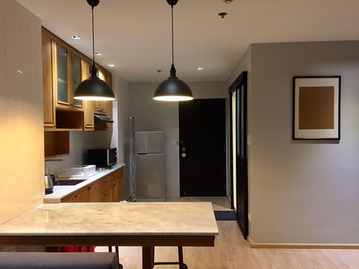 2ห้องนอน ขนาด 74 ตรม. ต่อตรม.ต่ำกว่า 1แสน ห้อง Renovated ใหม่ ใจกลางอารีย์ ติด ซอย สายลม 2ห้องนอน ขนาด 74 ตรม. ต่อตรม.ต่ำกว่า 1แสน ห้อง Renovated ใหม่ ใจกลางอารีย์ ติด ซอย สายลม