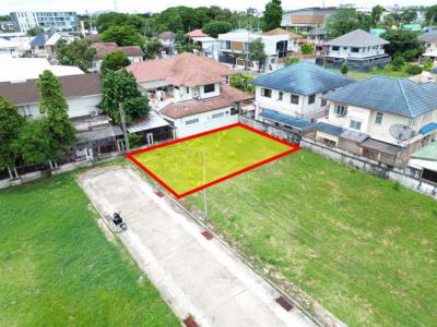 ขาย ที่ดิน หมู่บ้านมณีรินทร์ 56 ตรว ใกล้ถ.รัตนา​ธิเบศร์แค่ 2.2 กม. KK