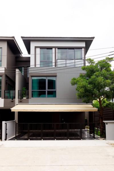 บ้านหรู 4 ห้องนอน ใจกลางบางนา ให้เช่าเพียง 100,000 บาท/เดือน Luxury 4-Bedroom Home in Bangna for Rent at 100,000 THB/Month