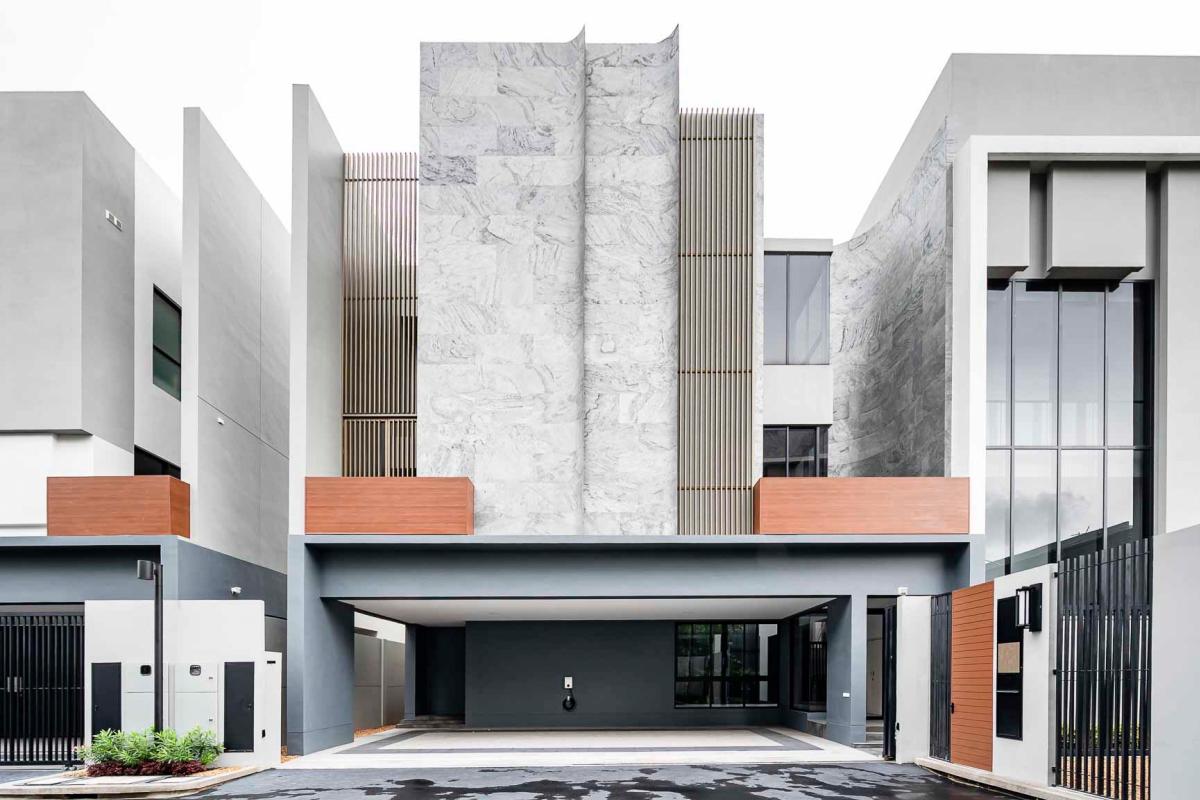บ้านหรู 5 ห้องนอนพื้นที่กว้าง ใจกลางกรุงเทพฯ Luxury 5-Bedroom Home with Spacious Land in Bangkok บ้านหรู 5 ห้องนอนพื้นที่กว้าง ใจกลางกรุงเทพฯ Luxury 5-Bedroom Home with Spacious Land in Bangkok