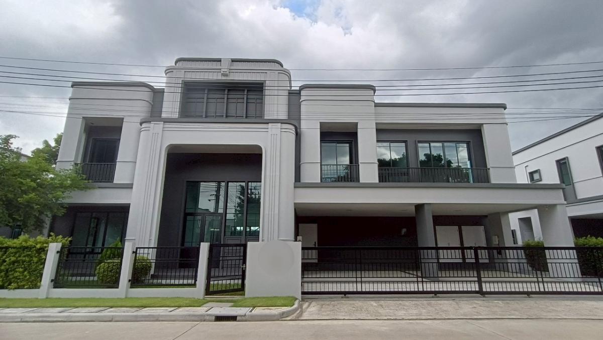 Luxury Corner House with Garden View, Close to Clubhouse, Full Solar System Installed