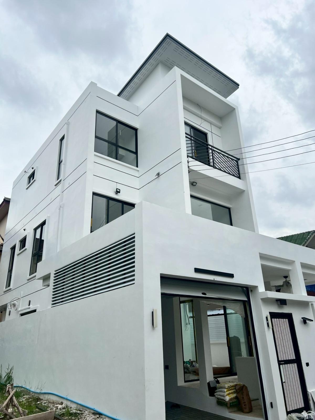 บ้านหรูใจกลางเมือง 5 ห้องนอน พร้อมพักผ่อนสุดหรู Luxury 5-Bedroom Townhouse in Prime Location – Your Dream Home Awaits! บ้านหรูใจกลางเมือง 5 ห้องนอน พร้อมพักผ่อนสุดหรู Luxury 5-Bedroom Townhouse in Prime Location – Your Dream Home Awaits!