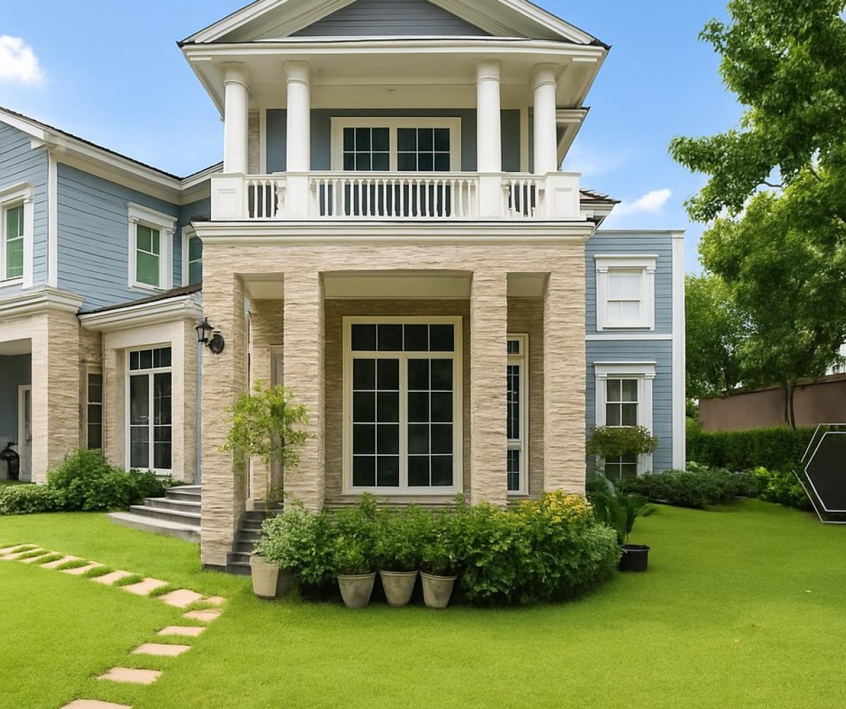 Luxury 4-Bedroom House in Bangna with Spacious Living Area