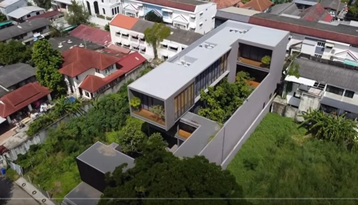 Luxury 5-Bedroom House in Ladprao with Full Facilities Available Now