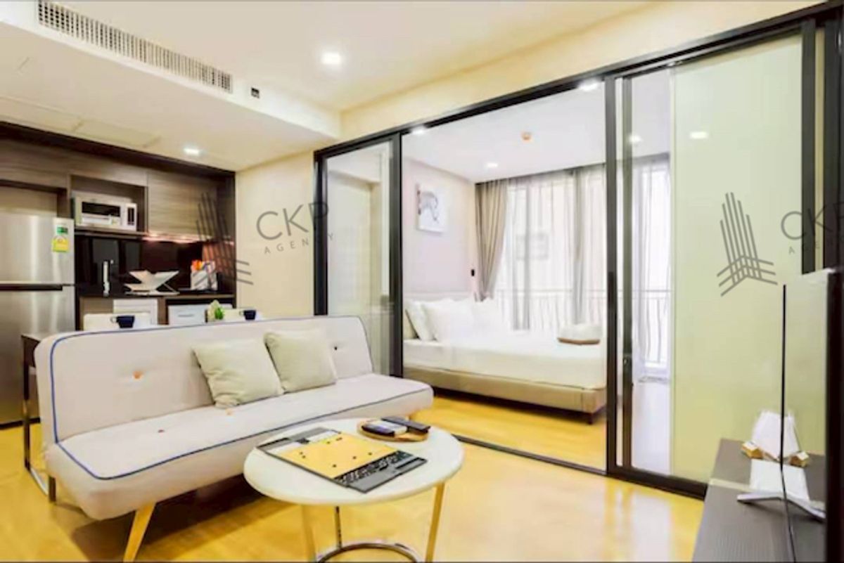Condo Klass Langsuan, beautifully decorated in a minimalist style with bright tones, ready to move in, near BTS Chidlom, There are 2 rooms to choose. Condo Klass Langsuan, beautifully decorated in a minimalist style with bright tones, ready to move in, near BTS Chidlom, There are 2 rooms to choose.