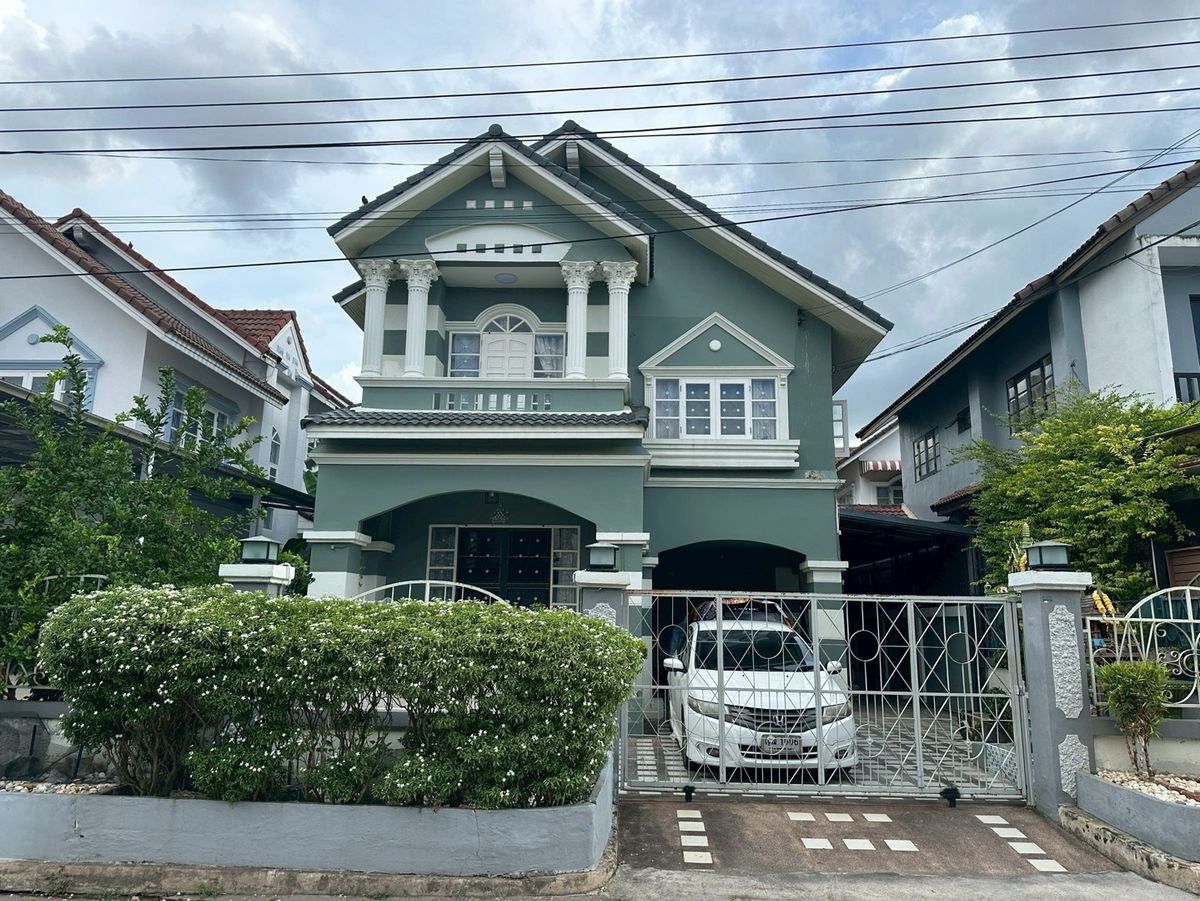 Wirot Ville Village Ban Kluai–Sai NoiSingle house for rent Only 900 m. from the main Kanchanaphisek Road. Wirot Ville Village Ban Kluai–Sai NoiSingle house for rent Only 900 m. from the main Kanchanaphisek Road.