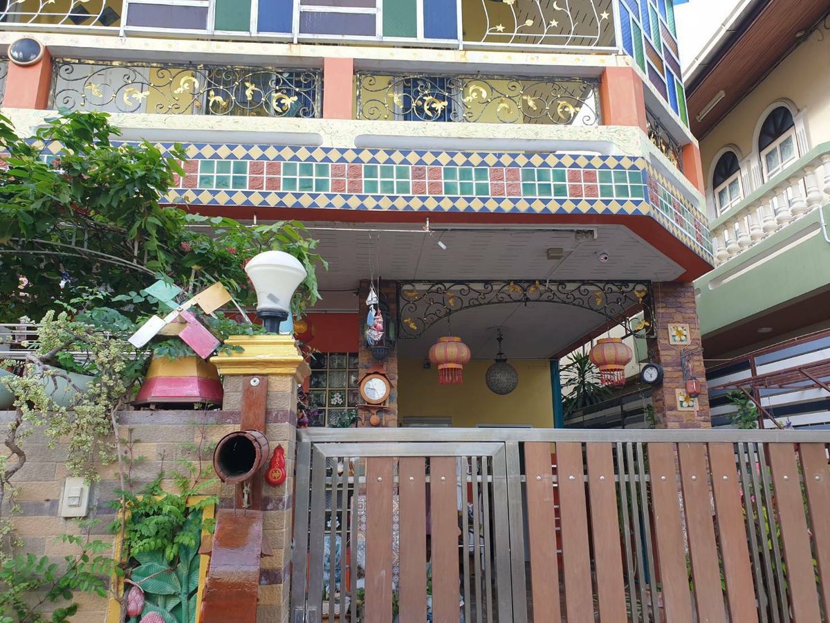 🏡 2 -storey detached house for sale in Ratchapruek area, convenient to travel near BTS Bang Wa (only 5 stations from the Interchange MRT, blue line) takes only 15 minutes to Sathorn. 🏡 2 -storey detached house for sale in Ratchapruek area, convenient to travel near BTS Bang Wa (only 5 stations from the Interchange MRT, blue line) takes only 15 minutes to Sathorn.