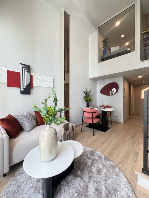 Culture Chula, a condo in the heart of the city, walking to Chulalongkorn, got 1 bedroom, 38 sqm. Near BTS Sala Daeng Tel. 062-339-3663
