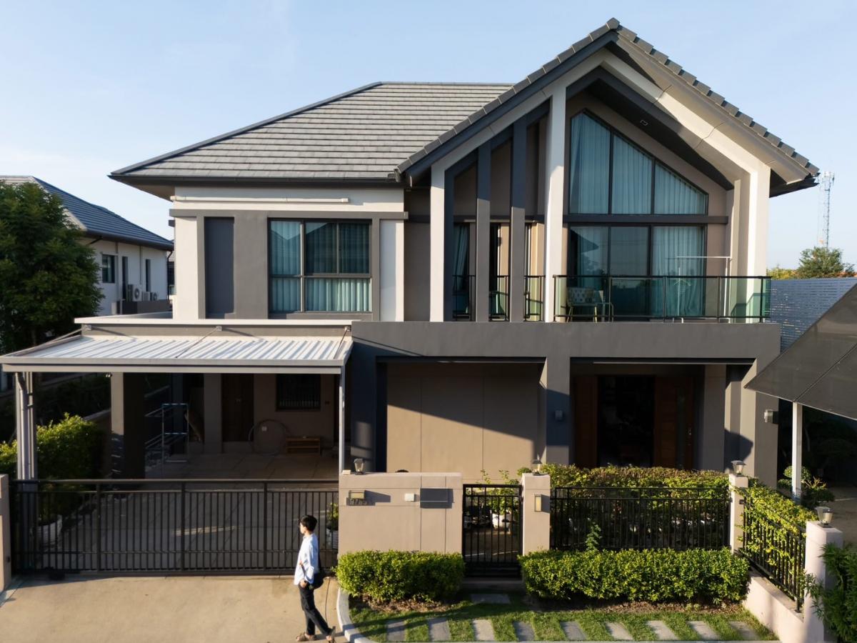 Luxury Condo in Bangkok Boulevard Rama 9, 3 Bed 4 Bath, 283 sqm, 70 sq.wah, Rent 110,000 THB, Sale... Luxury Condo in Bangkok Boulevard Rama 9, 3 Bed 4 Bath, 283 sqm, 70 sq.wah, Rent 110,000 THB, Sale...