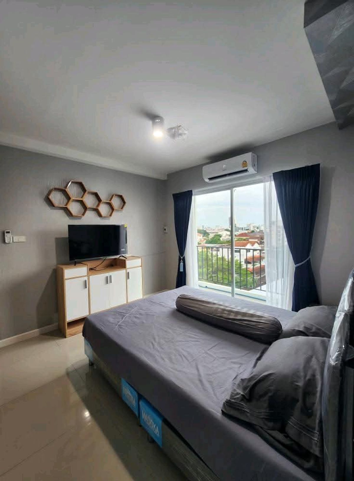 2 bedrooms 🛏️ | 2 bathrooms 🛁 | 1 large hall 🛋️ | 1 closed kitchenNear MRT Lat Phrao, only 500 – รูปที่ 3