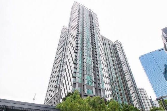  ✨ For Sale: Noble Revolve Ratchada Condo ✨ 💰 Only 2,490,000 THB