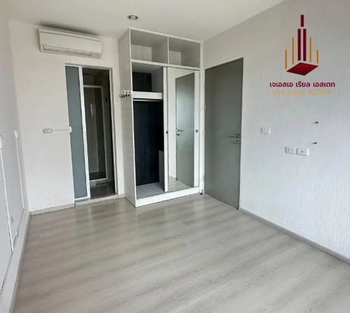 ✨ For Sale: Life Ratchadapisek Condo ✨   💰 Only 3,900,000THB