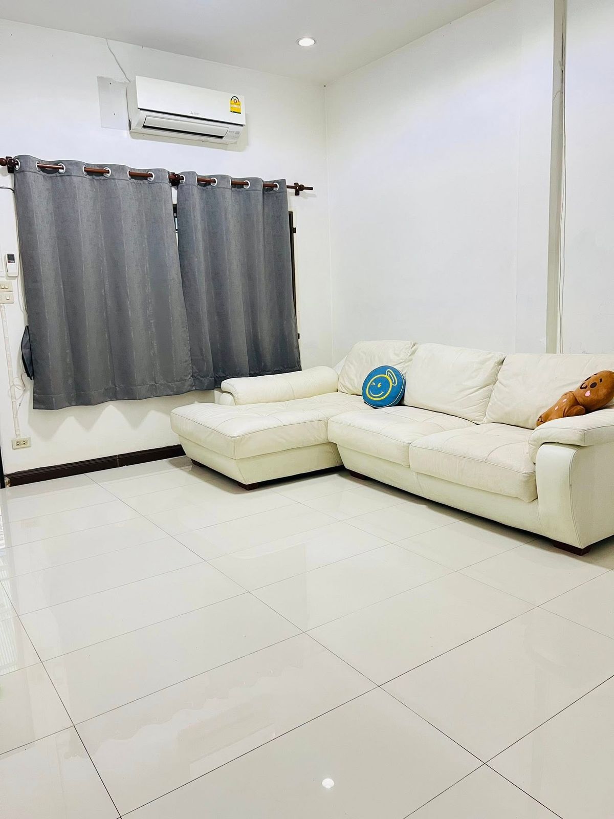 3-story townhome for rent Ketnuti Chemine Village, Lat Phrao 87, air conditioned, fully furnished. There are 4 bedrooms, 3 bathrooms. Monthly rental price 19,500 baht – รูปที่ 2