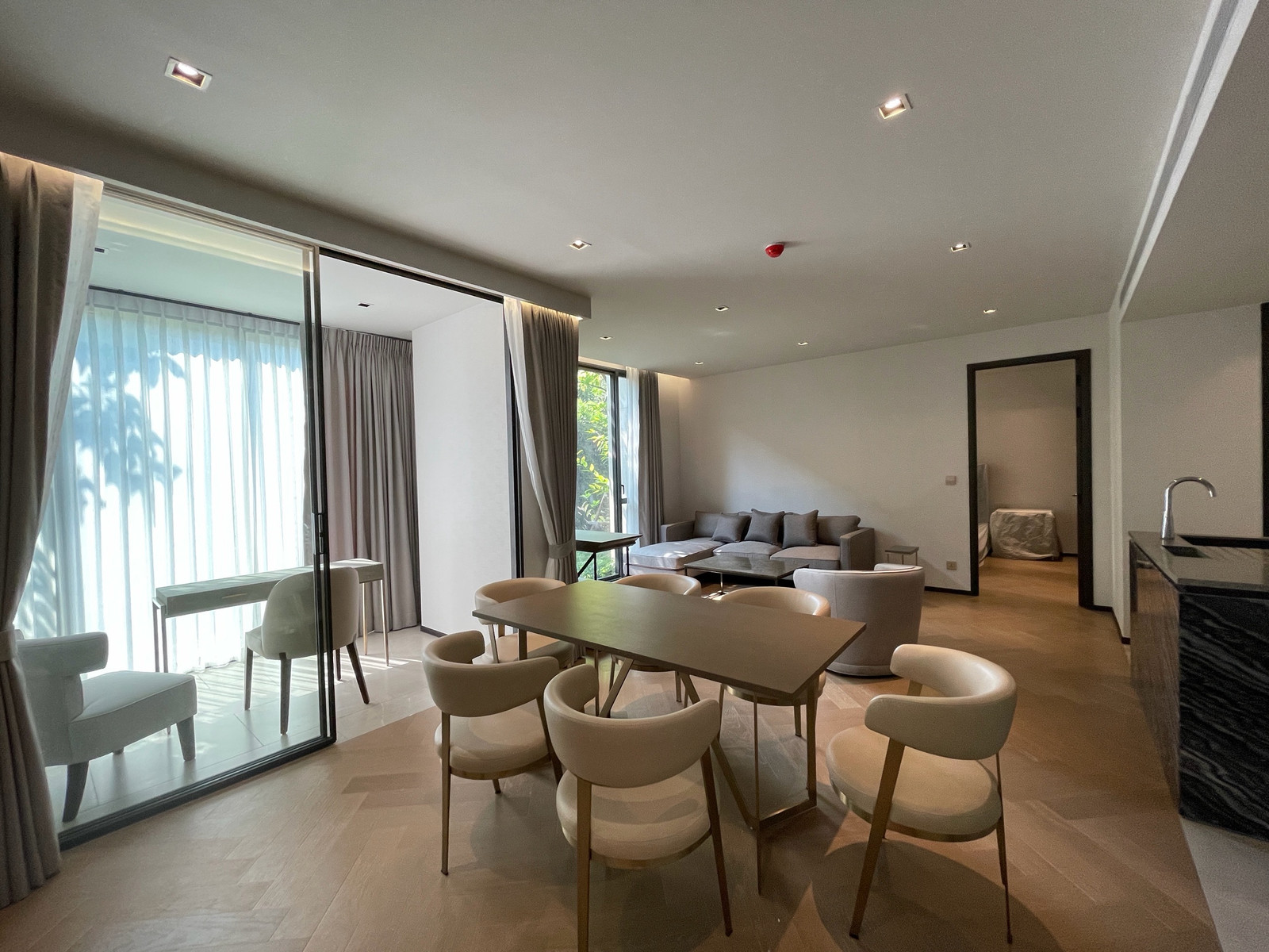 ขายและให้เช่าคอนโดหรู Low Rise ในสุขุมวิท 61 ใกล้ BTS เอกมัย ทำเล Prime เหมาะอยู่อาศัยและการลงทุนพร้อมพักอาศัย ขายและให้เช่าคอนโดหรู Low Rise ในสุขุมวิท 61 ใกล้ BTS เอกมัย ทำเล Prime เหมาะอยู่อาศัยและการลงทุนพร้อมพักอาศัย