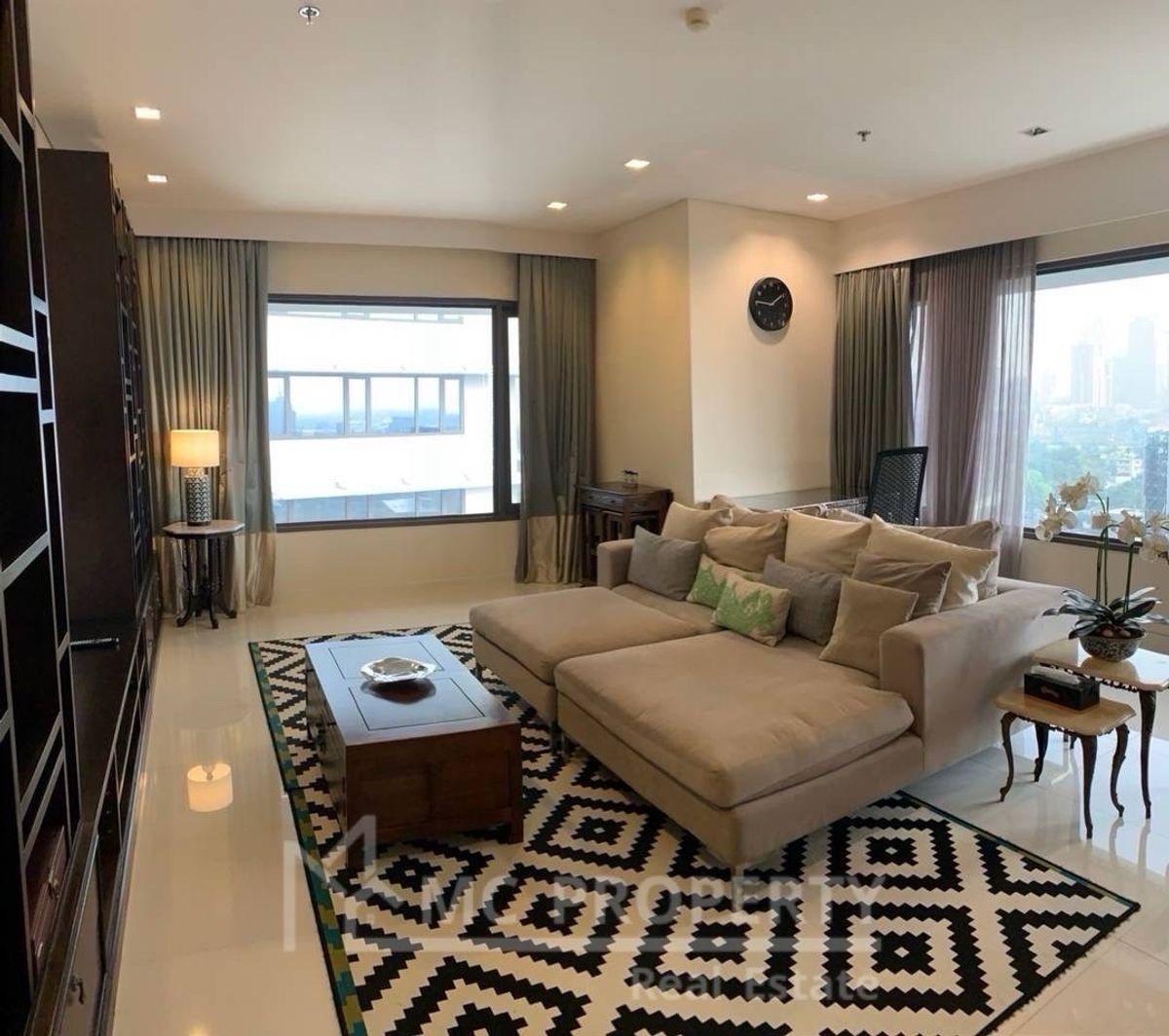 Amanta Lumpini 2 bedroom 112sqm for sale only 18.75mb please contact 0816878954