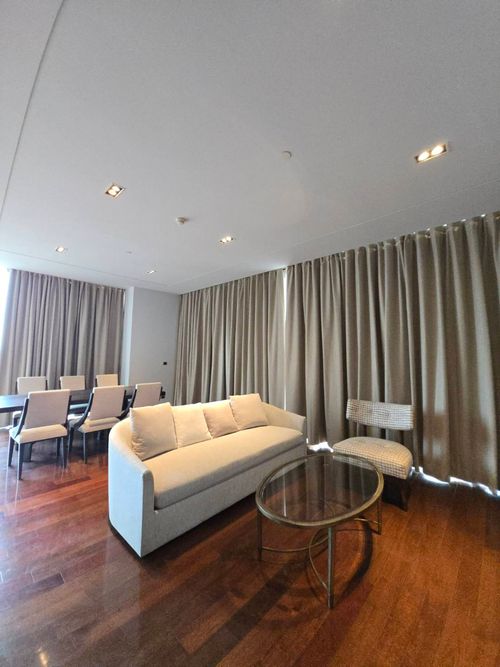 Pet  (2 bed 136 Sqm) 🐱🐶 Condo @BTS Prompong - 140,000 THB Negotiable