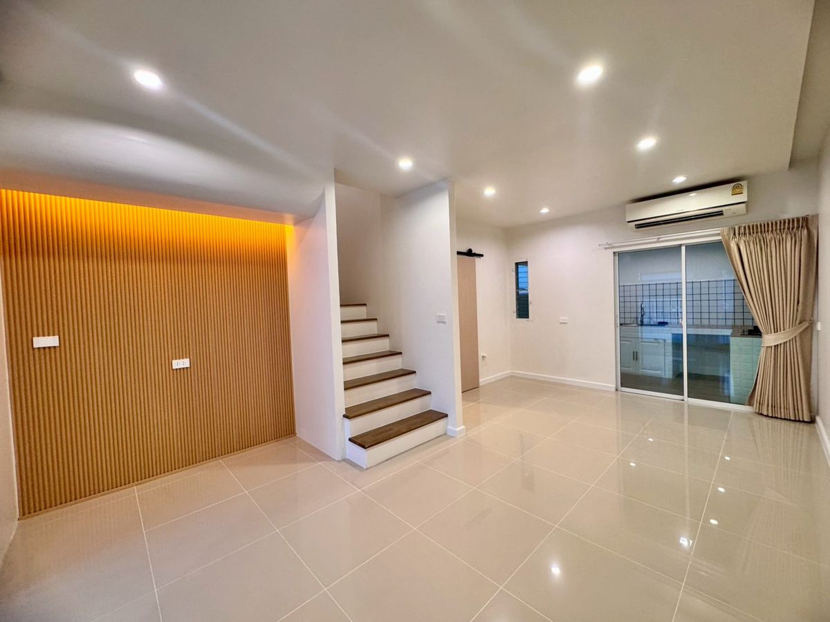 House for sale Pattanakarn 38 Villette Lite Pattanakarn near APL Ramkhamhaeng (N.1886) House for sale Pattanakarn 38 Villette Lite Pattanakarn near APL Ramkhamhaeng (N.1886)